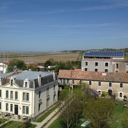 Le Domaine Du Meunier Hotell Mortagne-sur-Gironde Exteriör bild