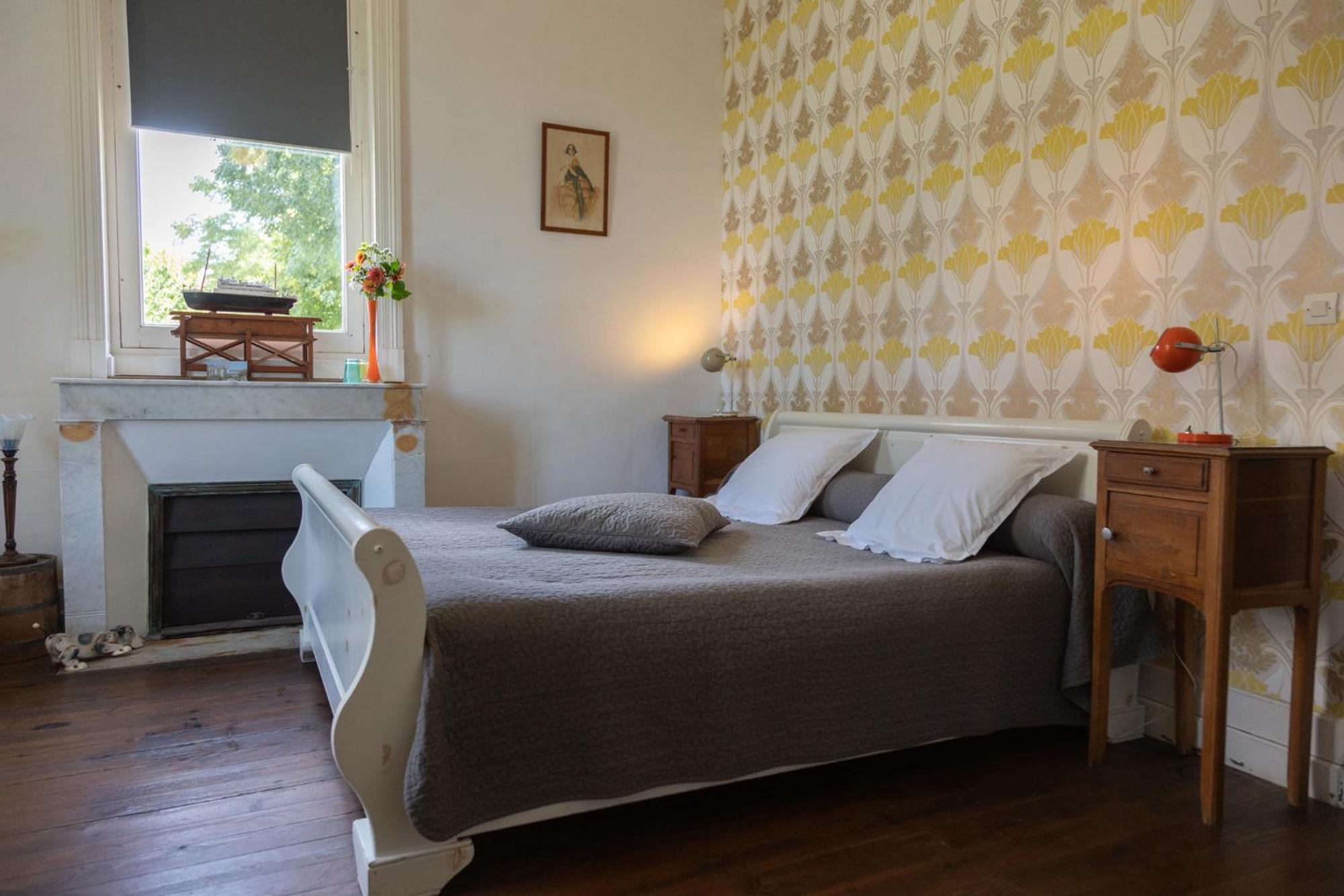 Le Domaine Du Meunier Hotell Mortagne-sur-Gironde Exteriör bild