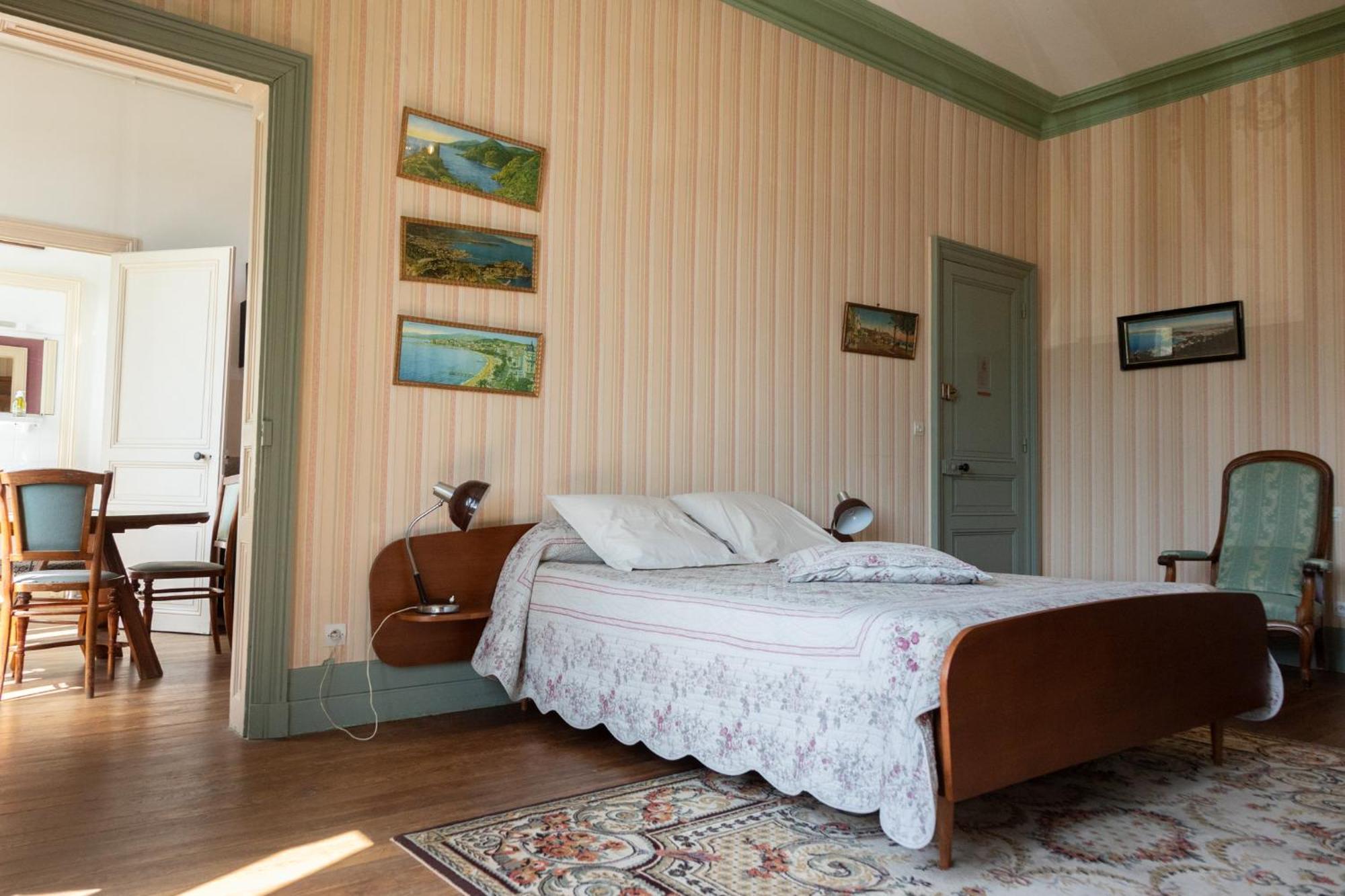 Le Domaine Du Meunier Hotell Mortagne-sur-Gironde Exteriör bild